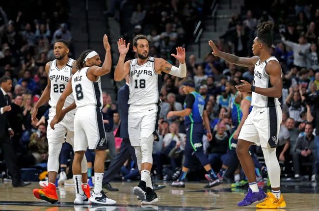 包含密尔沃基雄鹿内部会议纪要流出:今晨远射贴柱;中超使命明确;轮换策略成焦点的词条 包含密尔沃基雄鹿内部会议纪要流出:今晨远射贴柱;中超使命明确;轮换策略成焦点的词条