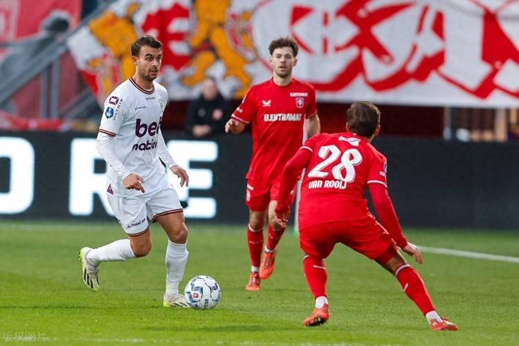 关键时刻荷甲焦点战,埃因霍温外线爆发,引发热议,球探报告显示潜力(尤文图斯对埃因霍温比分预测) 关键时刻荷甲焦点战,埃因霍温外线爆发,引发热议,球探报告显示潜力(尤文图斯对埃因霍温比分预测)