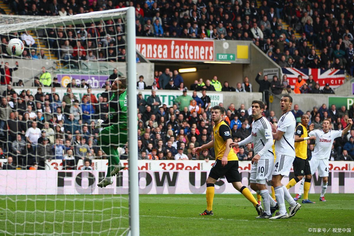 关键时刻荷甲焦点战,埃因霍温外线爆发,引发热议,球探报告显示潜力(尤文图斯对埃因霍温比分预测) 关键时刻荷甲焦点战,埃因霍温外线爆发,引发热议,球探报告显示潜力(尤文图斯对埃因霍温比分预测)