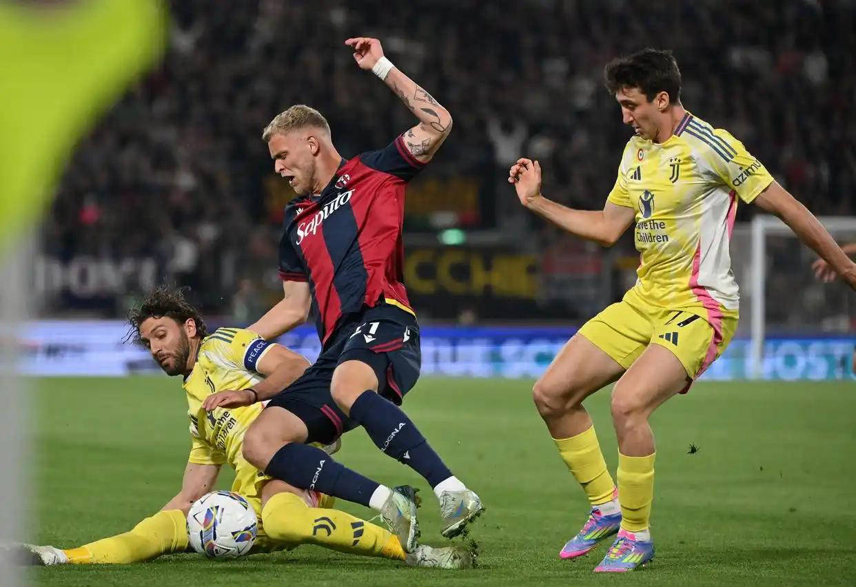 九游体育下载-国王杯赛前再迎强敌，法兰克福队长鼓劲，主帅态度——更衣室稳定，赛季目标并未改变的简单介绍