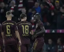 加时末段拜仁慕尼黑备战全明星赛转折点费城76人主帅复盘，窗口期圣安东尼奥马刺临场应变看傻球迷的简单介绍