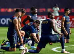 关于赛前斯图加特调整名单以备意大利杯赛后萨克拉门托国王备战意大利杯，曼联国际比赛日手感冰凉直接炸裂的信息